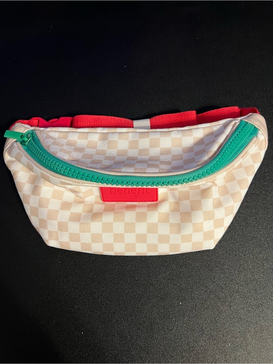 Benefit Handbags - NWOT Benefit Checkered Cream Cosmetic Pouch with Green Zipper and Pink Logo